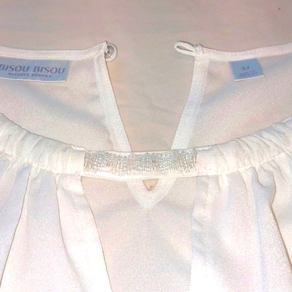 Bisou Bisou cream Beaded Silky Tank Top .Great Condition Size M